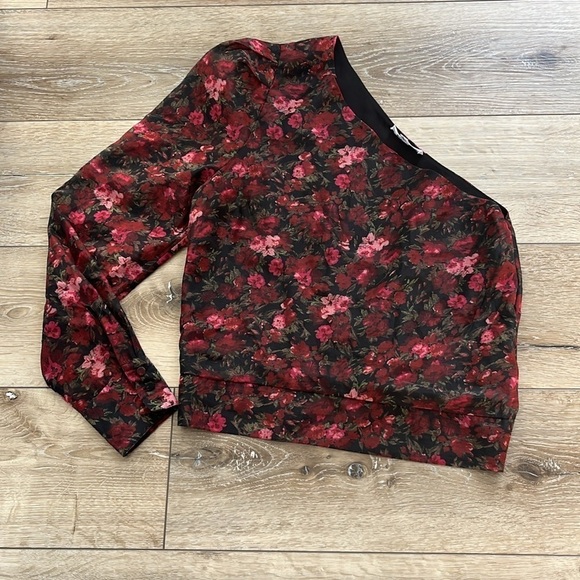 Good American Moody Floral Print One-Shoulder Top - Picture 2 of 11